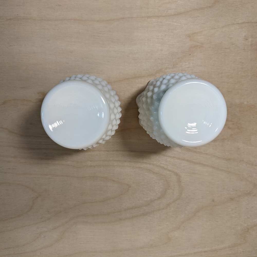 2 *flawed Vintage Fenton Hobnail Milk Glass 3 1/2" Mini Bud Vases - Picture 7 of 9